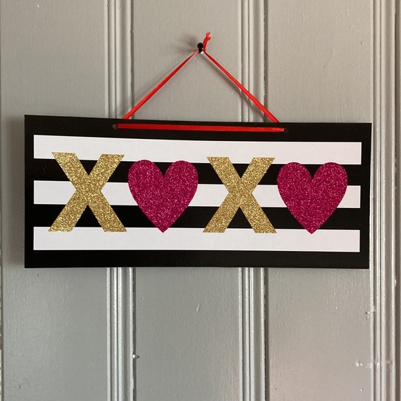 NWT Gorgeous Glittered XπXπ White & Black Striped Wooden Decoration Sign - Picture 7 of 13